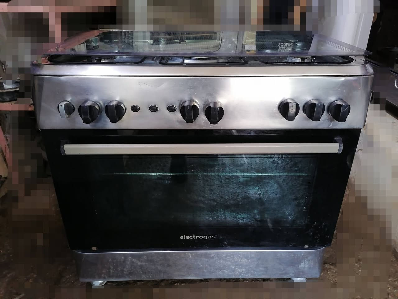 طباخ ٥ عيون يونيفيرسل
كلش نظيف كله شغال عيون وفرن واغراضه كامله عالفحص
١٥٠ الف
حلة بكرلي ***********
