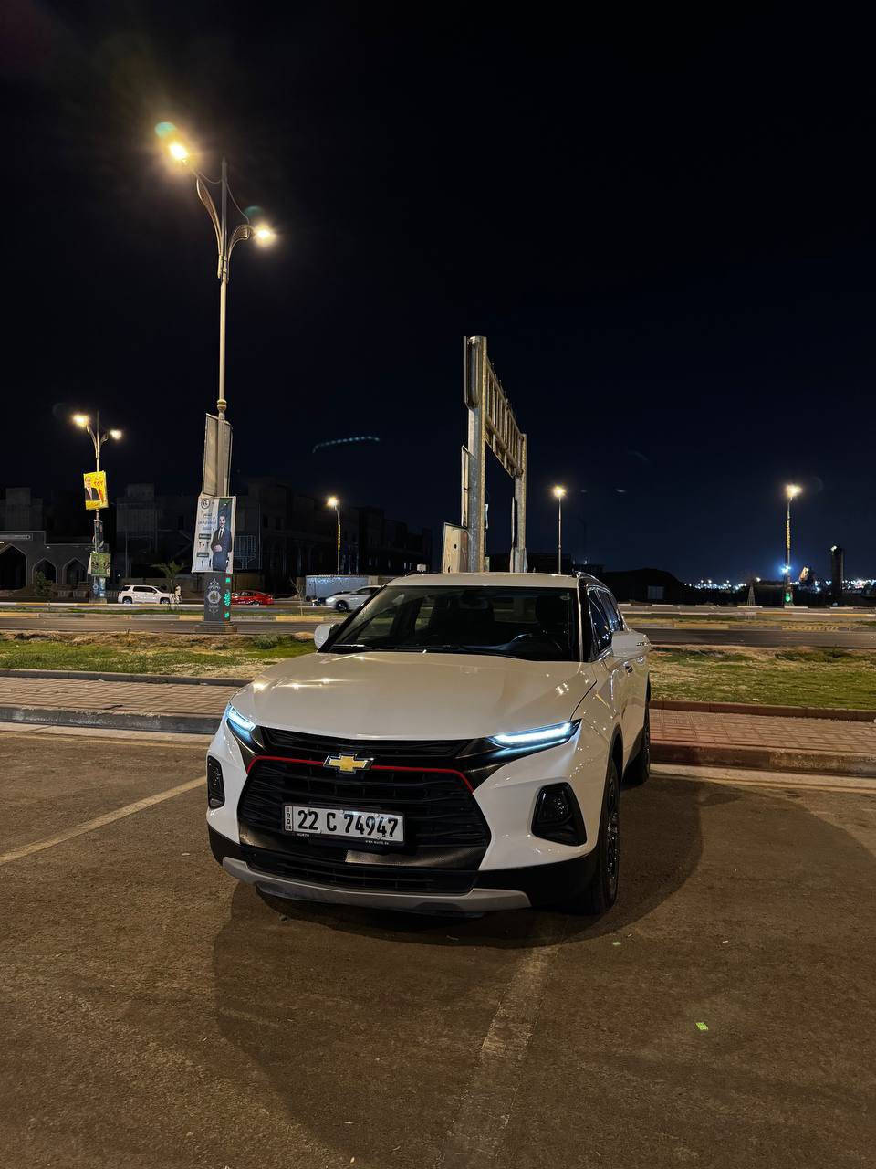 السلام عليكم بلايزر مديل2020للبيع  فقط.رقم دولي اربيل مكان السياره كربلاء.   السياره داخله الى العراق كلين فقط دعاميه نازله ومرجعيها نفسها كما موضح بالسونار وبالعراق انطخت حافه البنيد ونصبغ ربع البنيد كما موضح في الصور السياره سته سلندر فول ماعدا البانوراما ثلاث انظمه قياده تحكمات شفتات سرعه توقف ذاتي الكشنات كهربائيه وتدفئه للكشنات جنطه كهربائيه  ماشيه 60ألف ميل  السياره جاهزه من كلشي تخم تاير جديد وكيير ومكينه كفاله السعر 218للاستفسار ***********
