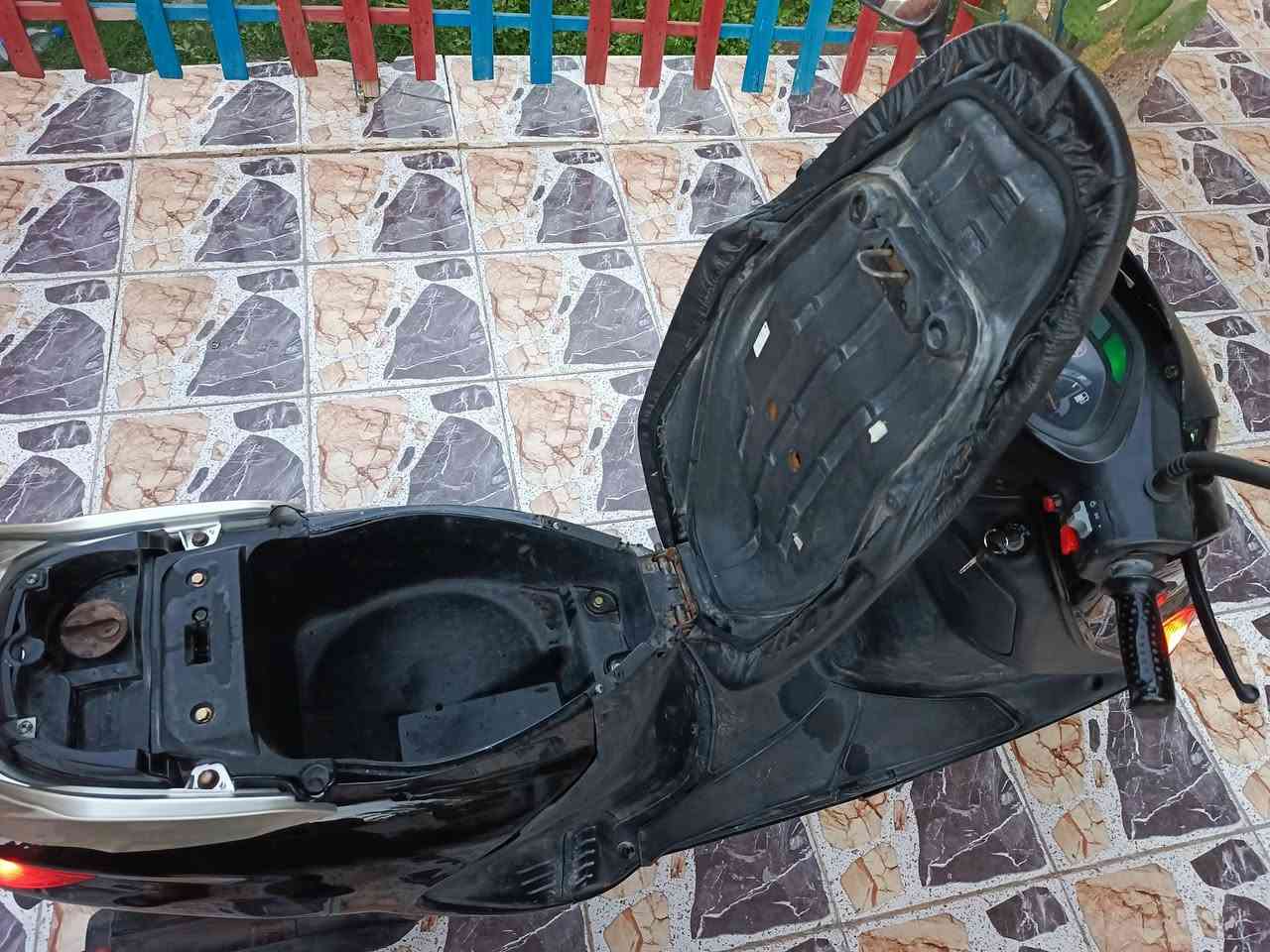 السلام عليكم توجد دراجه ناريه نوع فراشه فحل نضافه شوفت عينك كفرات جديد السعر (600) وبيها مجال للشراي للاستفسار عن هذه رقم ***********
