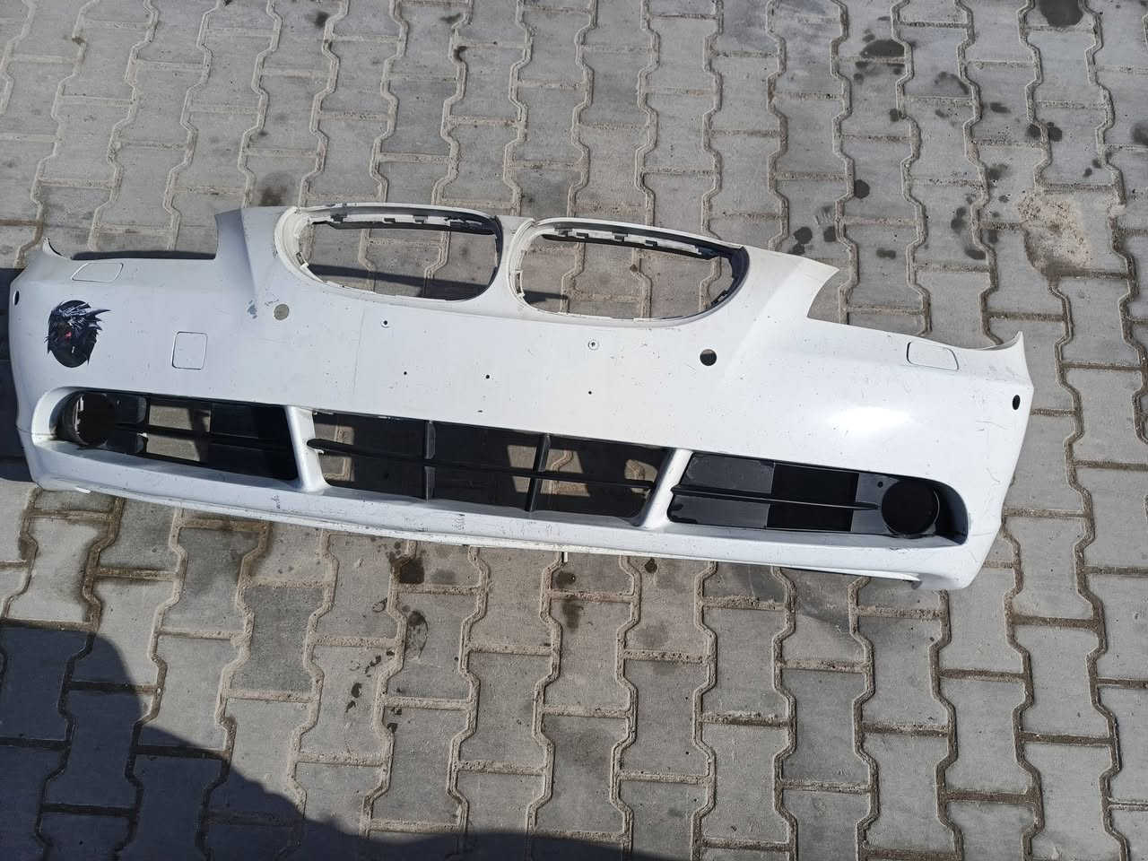 للبيع وعندي اماميه وخلفيه سود الوحدة 75 الف قفل والتوصيل ع المشتري التواصل *********** المكان الكوت
