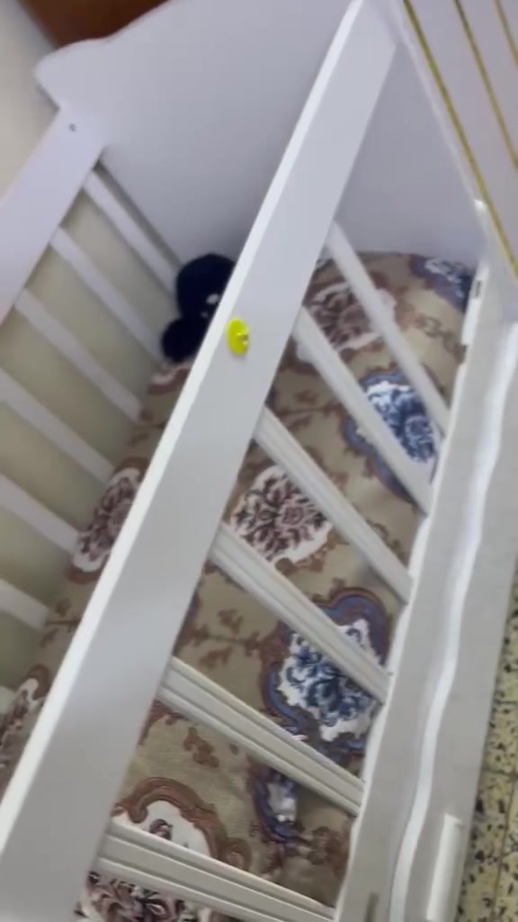 سرير طفل 👶 هزاز لونه ابيض نضيف كلش سعره60 الف مكاني بلمهندسين ***********
