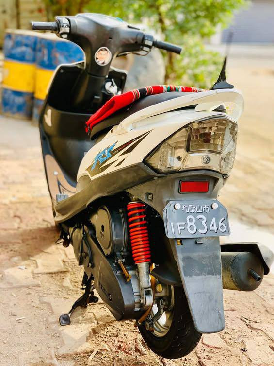 سلام عليكم ماكس للبيع مكفوله بعده وكيل صارله شهر  من طالعه من وكيل مكفوله من كلشي بيه كلج خلفي رياضي السعر والتفاصيل ع هذا الرقم ***********
