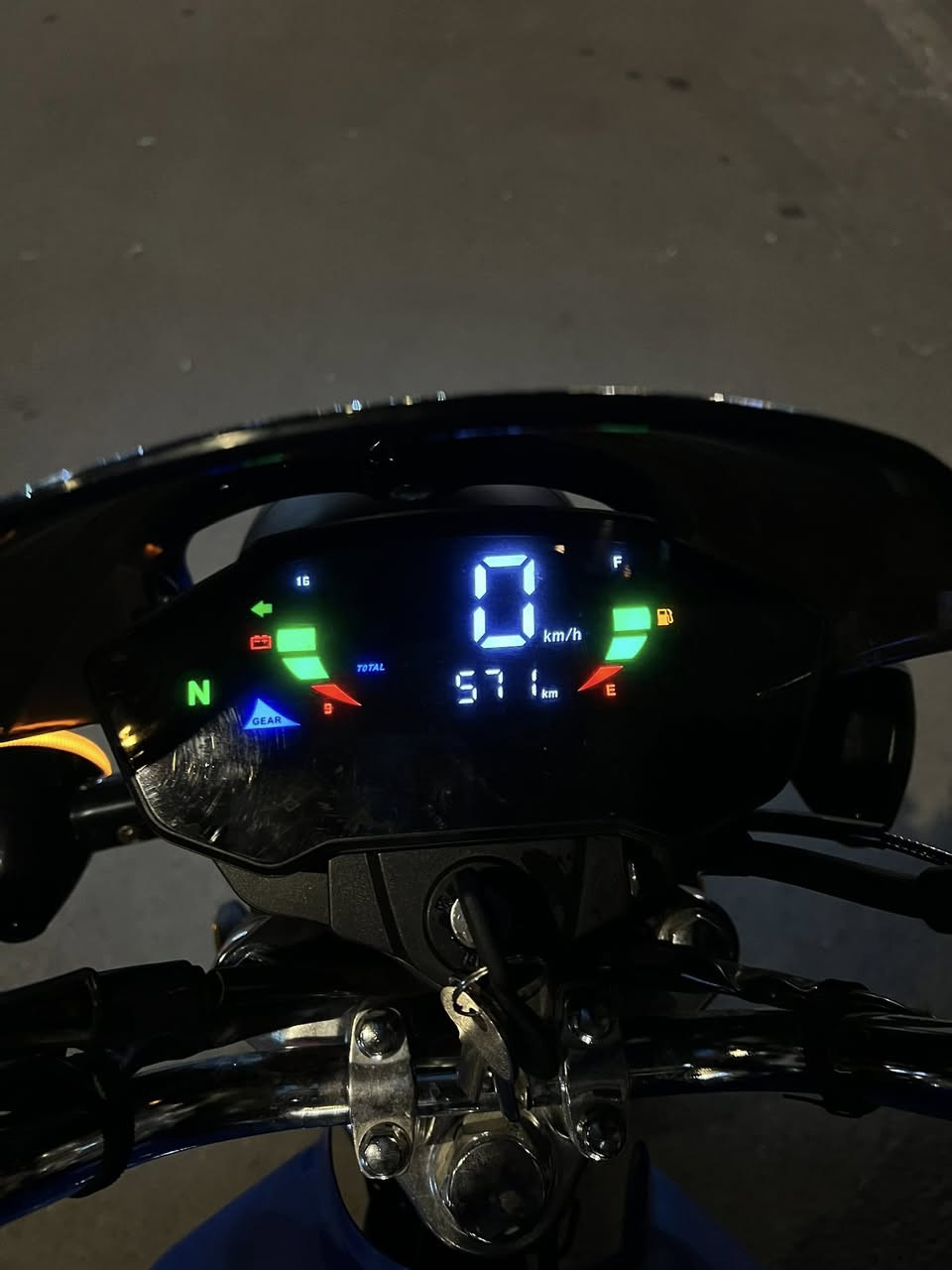 سلام عليكم سونك ماكس دراجه صارلها سبوع مطلعها من الوكاله زيرو مماشيه اقل ال1000 دراجه مواصفاتها معروفه مال شغل اوراقها مال معرض كامله مكينه200cc برغي مابيها نقص تايرات جوب لس دراجه كلش نضيفه السعر مليون و50 وبها مجال مكاني بغداد صليخ ال600 رقم ***********
