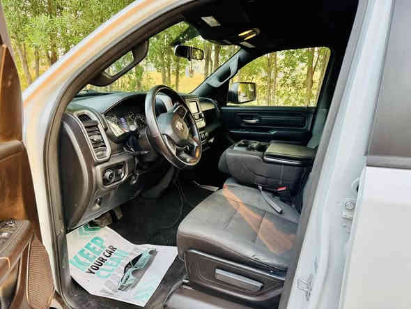 2022رام 
مواصفات big horn

محرك 3.6   V6 ايتورك

دبل اكسل 4X4
ماشية 71
بدون صبغ 

  رقم شمالي 

السعر// 240

مكان السيارة بغداد

***********
