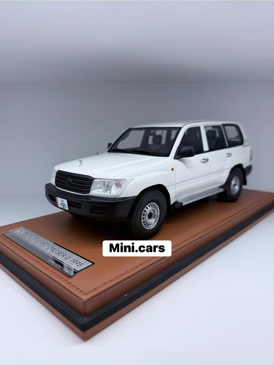 TOYOTA LAND CRUISER G 1998

Scale : 1/18

 (free delivery inside Erbil)

WhatsApp: +9647504702207

‎التوصيل لجميع مناطق اربيل مجانا

‎گەیاندن بەخۆرایە بۆ ناو شاری هەولێر

