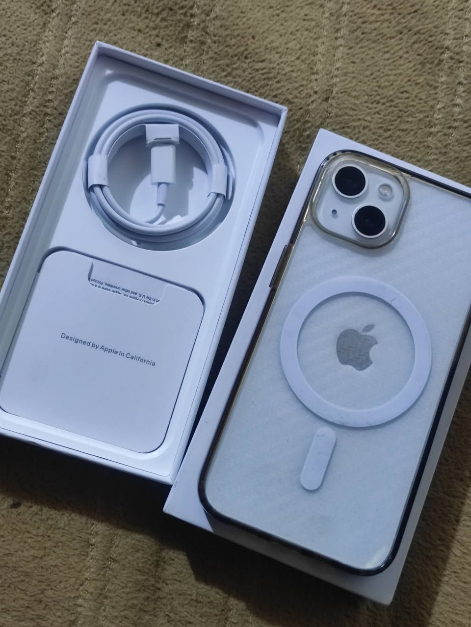 ***********ايفون 13عادي جهاز كفاله بطاريه 81 ذاكره 128 وياه كمل ملحقاته سعره 400
