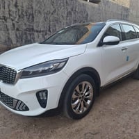 سورنتو ٢٠٢٠ فول مواصفات  الضرر بارد بابين الجهة اليمنة  عداد المسافة ١...