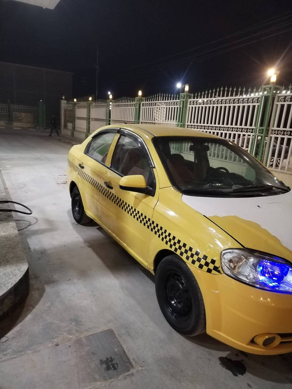 سلام عليكم سياره افيو للبيع مديل 2009 خليجي مصفره هئيه وغرامات كير مكينه حداديه تخم تاير تبريد كله مكفول وشرط مداور ثاني يوم وشوكت ميعجبك والسياره مكفوله من كل ضربه  السعر 48 وبيه مجال    هاذه ال رقم وتصل  وتدلل  ***********
