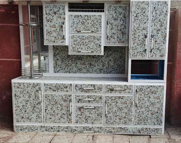 السلام عليكم
للبيع 
كاونتر تركي تزكام ثقيل 
ثلاث قطع سنك مرمر
السعر  450 وبي مجال
المكان بغداد المشتل 
***********
اتصال او واتساب
