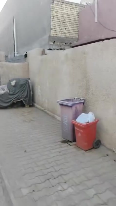 سلام عليكم بيت للبيع مساحه ١٠٠ متر واقع حال ١٢٠ 
التفاصيل اكثر داخل الفديو 
لللاستفسار اكثر الاتصال ‭***********‬
