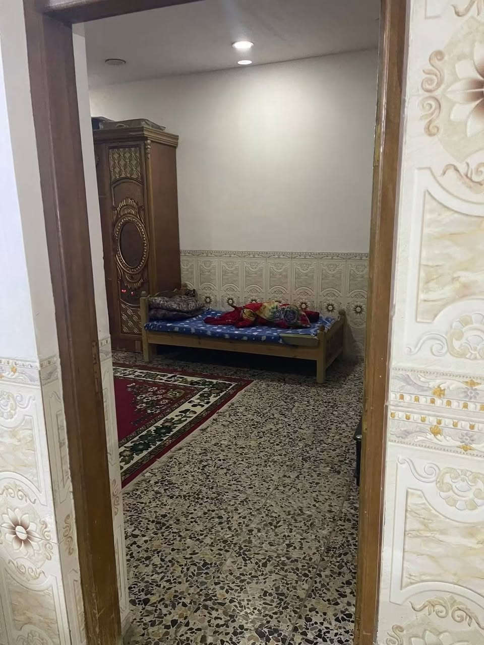 دار للبيع 200 متر طابو زراعي صرف الواجهه 14 النزال 14.5 شارع الشيخ احمد الوائلي

دار للبيع 200 متر طابو زراعي اقرار محكمة الواجهة 14 والنزال 14.5 شارع الشيخ احمد الوائلي تبليط وكامل الخدمات والشارع الرئيسي تبليط جديد 

طابق ارضي استقبال وغرفه نوم وحولي جبير كلش ومطبخ وحمام وصحيات داخلي وخارجي

وحديقه وكراج 

الطابق الثاني 3 غرف نوم وحولي وصحيات 

والطابق الثالث حولي وغرفه نوم وصحيات داخل الغرفة 

وسطح جبير

ملاحظة : يصلح ينقسم 3 بيوت او اثنين ويستثمر واسعار البيوت الصغيرة اعلى من اسعار البيوت الكبيرة 

للاستفسار المراسلة على الخاص


**إذا كنت صاحب هذا الإعلان وتريد حذفه لأي سبب، رجاءا أرسل رسالة إلى الدعم الفني**