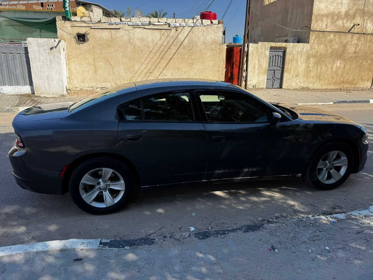 السلام عليكم 
للبيع او مراوس 
جارجر اصل 2017 معلايه 2022
مكينه 3600 
حداده كير مكينه تبريد تايرات جدد 
البدي شوف العين بي صبغ 
بدون كص 
رقم بصره تحويل سنويه جديده لل 30 
سعره مناسب 
120 وبي مجال بسيط 
مكاني بصره 
‭***********‬
