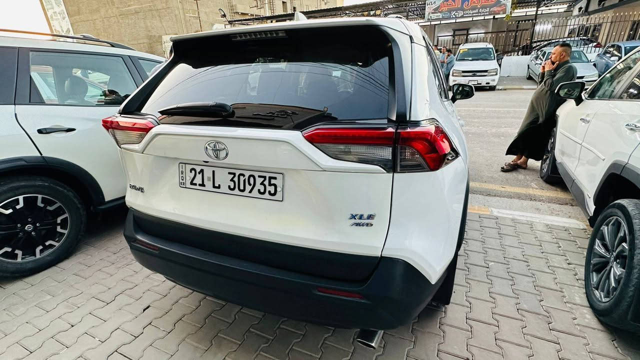 #للبيع
تويوتا رف فور XLE وارد أمريكي رقم سليمانية بأسمي شرط التحويل ماشية 52 ألف ميل ضرر جاملغ خلفي و قليل من قبق الصندوك بدون دواخل 

* بصمة تشغيل 
* ⁠سلايت 
* ⁠جنطة كهرباء
* ⁠كشنات مخمل وكشن السائق كهرباء
* ⁠فور ويل 
* ⁠وضعيات قيادة
* ⁠رادار امامي وخلفي
* ⁠نقاط عمياء
* ⁠أضائات LED
* ⁠كاميرا خلفية دوارة
* ⁠حساسات وخلفية 

السعر ٢٤٠ وبيها مجال مكان السيارة بيجي البوطعمه 
الرقم ***********
