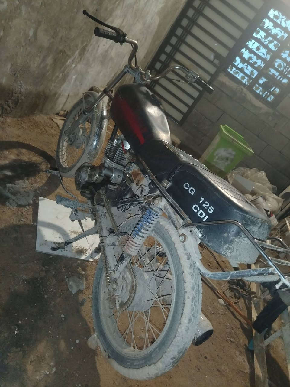 السلام عليكم للبيع يراني شاصي نامه مكينه ستوته ميتين دراجه حلوه بس كاطع ولفات يرادله ولفات سعر 225 بيه مجال مكان بصره ابو الخصيب لوسطي رقم الهاتف ***********
