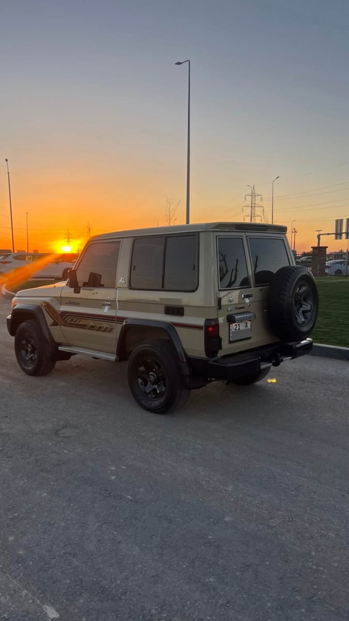 2013  ميكزه مين 
شوته و بوستال و وينج 
بي سبوخ و بي ساره كوت 
مكوفله  رقم و سنوى جديدب اسمى 
235$ 
*********** أربيل, العراق
