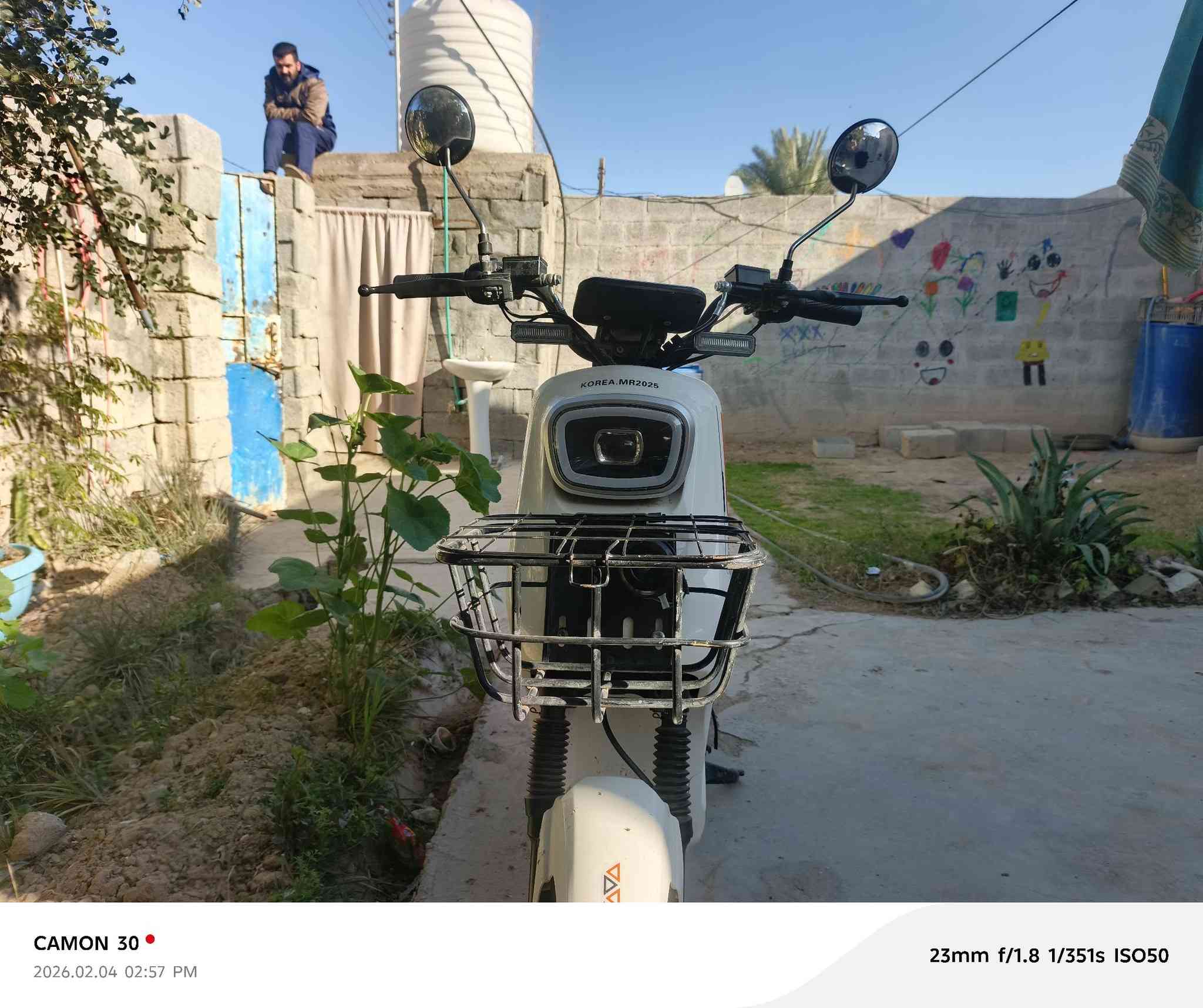 سلام عليكم دراجه شحن R9 فول مواصفات موديل 25 كامله لون ابيض مميز السعر 300الف بكاني ديالى كنعان متواجد رقم ‏‪***********‬‏ و خاص الشراي يجي
