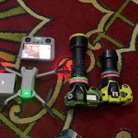 عندي درون مني 3برو مع كامره 5300 مع كامره 7100 مع زوم 70-300 +زوم 18-1...