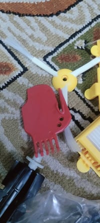 ادوات احتياطية فلاتر ، وغيرها لأجهزة الروبوت ابيعهن كلهن مو مفرد.. قيم...