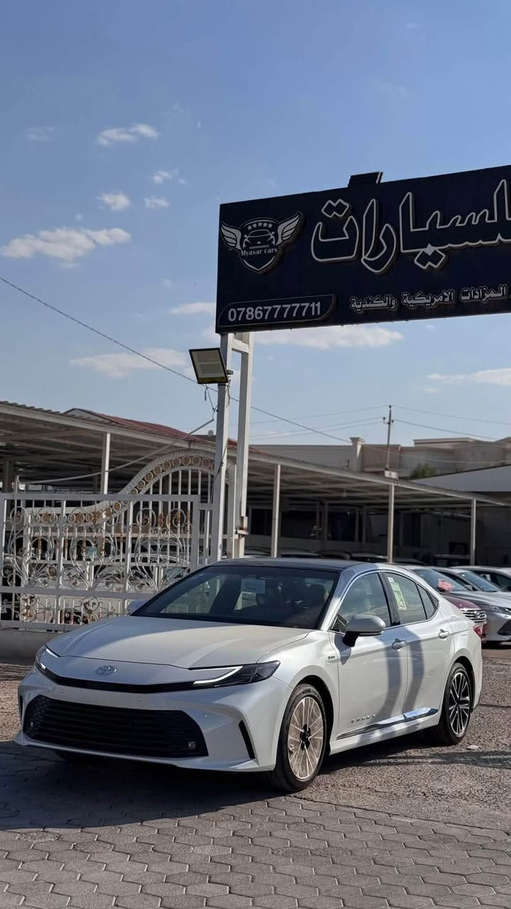 ** تويوتا كامري LE هايبرد 2025 🇯🇵 **

للبيع تويوتا كامري 2025 فئة LE هايبرد، وارد خليجي  رقم بغداد،

✨ المواصفات:

* محرك 2.5 لتر هايبرد اقتصادي وعالي الكفاءة.
* ناقل حركة E-CVT.
* تشغيل بصمة مع دخول ذكي.
* شاشة لمس تدعم Apple CarPlay وAndroid Auto.
* عدادات رقمية.
* كاميرا خلفية.
* حساسات أمامية وخلفية.
* شحن لاسلكي للهاتف.
* مكيف أوتوماتيك ثنائي التحكم.
* مقعد السائق كهربائي.
* مقود متعدد الوظائف.
* مثبت سرعة.
* إنارة LED أمامية وخلفية.
* جنوط ألمنيوم رياضية.
* مرايا كهربائية قابلة للطي.
* نظام الثبات الإلكتروني.
* نظام مانع الانزلاق.
* نظام المساعدة على صعود المرتفعات.
* وسائد هوائية متعددة.
* نظام Toyota Safety Sense لتعزيز السلامة أثناء القيادة.

📍 وارد خليجي – رقم بغداد – جاهزة للاستلام.

للاستفسار:

***********
