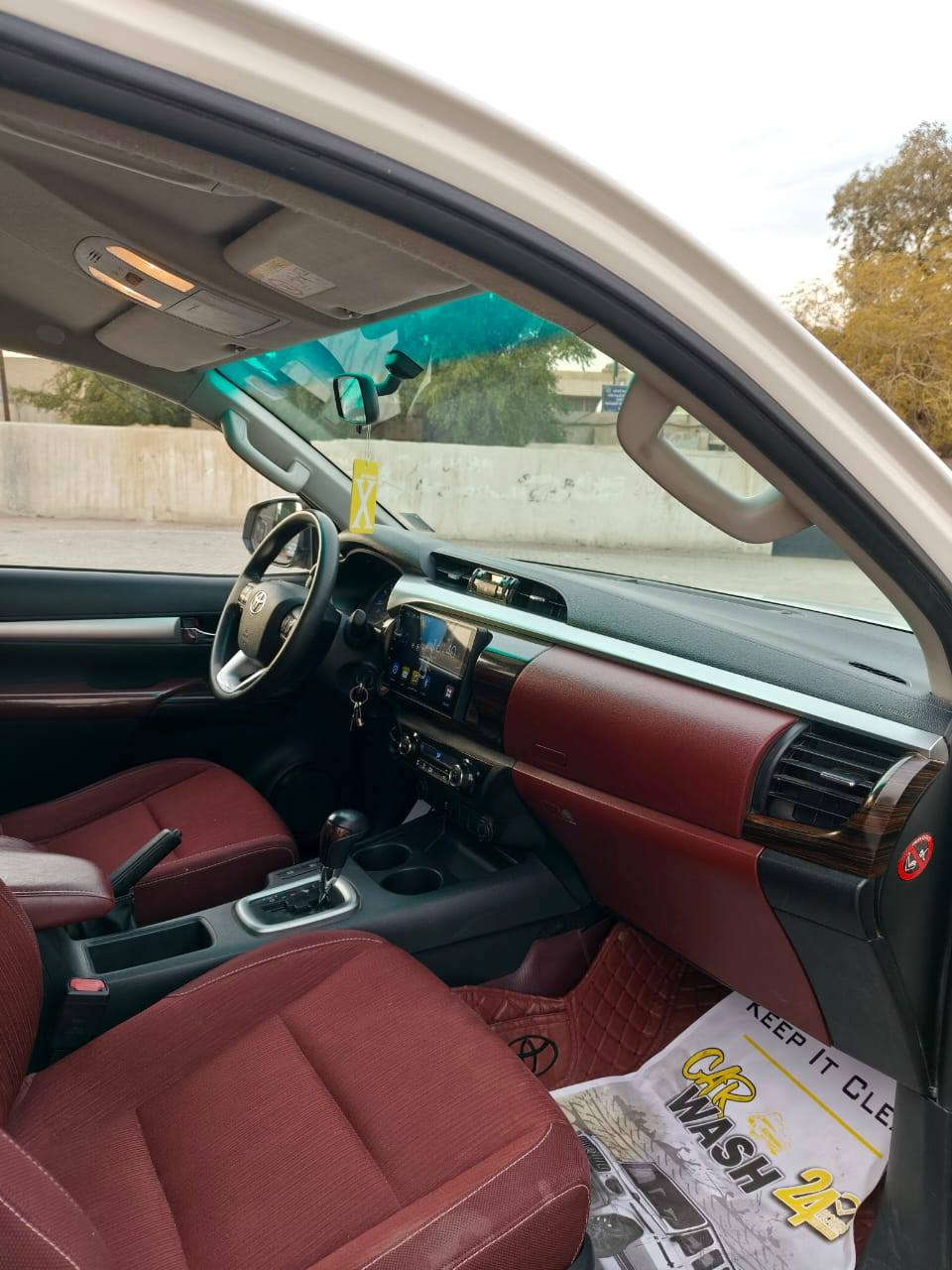 السلام عليكم بيكم هايلوكس موديل 2018 ساز  فور ويل رقم بغداد دولي بسمي تحويل مباشر ماشيه 200 مكفوله كفاله كير مكينه كلشي بلادي السياره كلش نضيفه كير اوتماتيك مكان السياره بغداد السعر 275 تفاصيل اكثر اتصل***********
