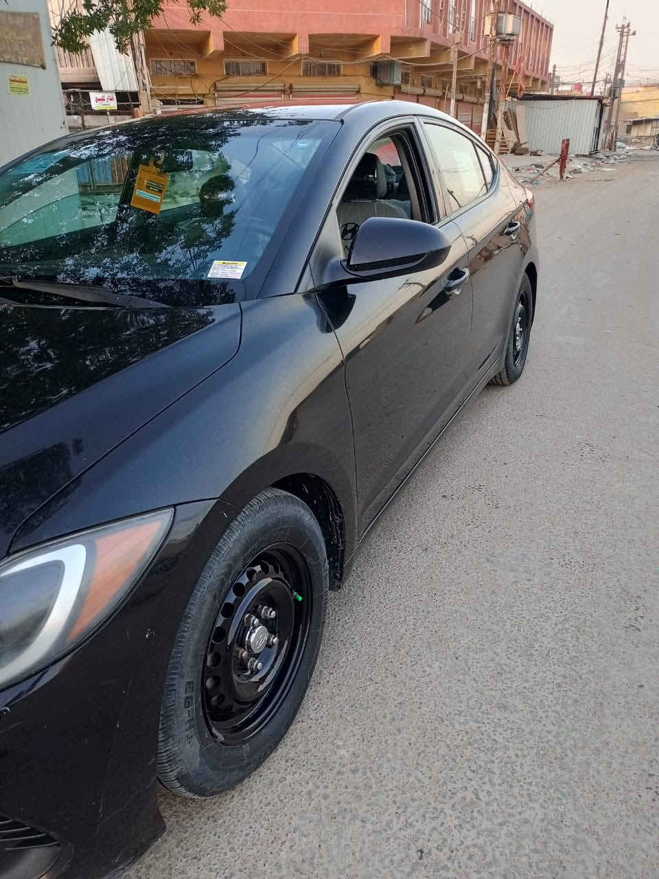 سلام عليكم من رخصت الادمن المحترم 
النترا مديل ١٧ امريكي حادث دعاميه خلفي بدون دواخل ليبل واحد سيارة جديده وجاهزه من كلشي 
كير مكينه ممفتوح على وضع شركه تخم تاير صدر جديد سنويه هزه جديده تحويل مباشر مكان سياره بغداد شعب السعر ١١٧ وبي مجال كلش بصيط دوشمه جديده ارضيه 
***********
