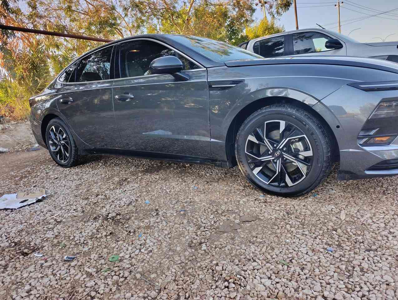 سلام عليكم
هونداي سوناتا موديل 2024 
بيع او مراوس 

دخول جديد مرقم قادسية  شهداء 

وكاله عامه بسم المشتري

 الضرر تبديل بنيد اصلي نفس لون بدون صبغ 

سيارة قطرة صبغ مابية

 بدون عابر شواصي سليمة لغود كفاله

 حجر صالنة بية  رادار 

تبريد ثلج 🥶

 موصفات 

نضام سبورت 

قيادة ذاتية 

رادارات 

وبعد بية هواي مواصفات 

 بصمة داخل ابيض ماشيه 28 

الـسعر188$ وبية مجال  

مكان السيارة الديوانية الحمزة الشرقي 

للأستفسار ***********
