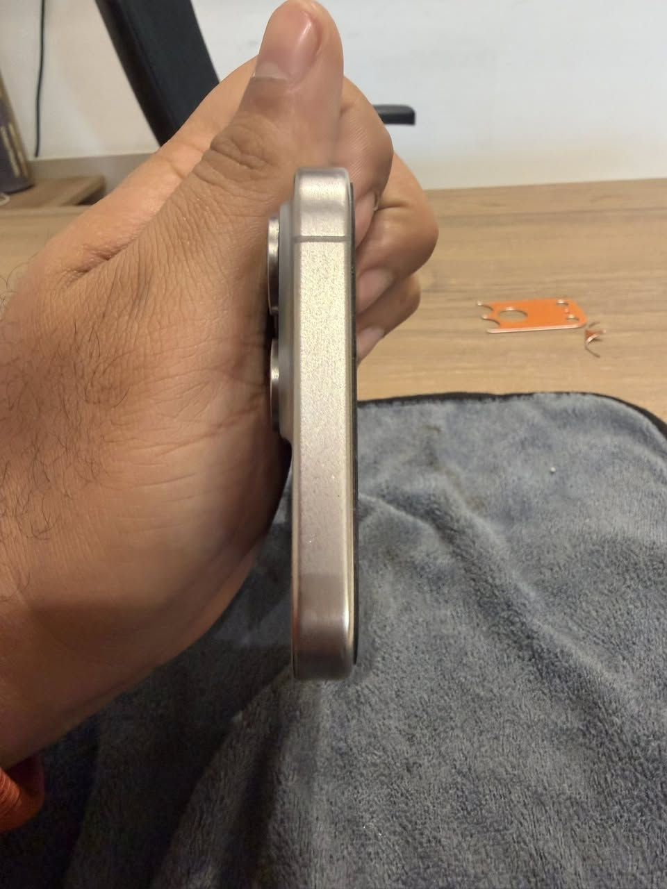 السلام عليكم ايفون 15 برو ماكس ماستر
بطارية 88 
الجهاز جديد 
السعر مليون و50 وبي شي بسيط
العنوان بغداد الغدير 
***********
