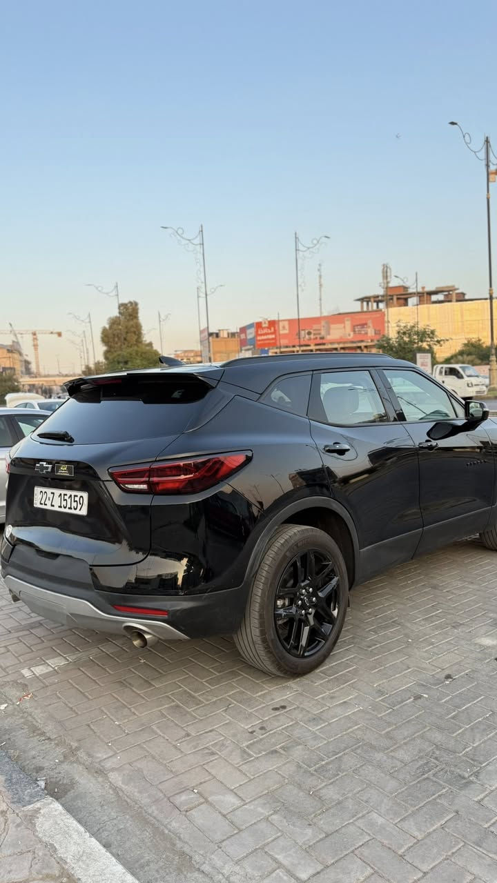 بلايزر 2024
لون اسود 
ماشية 7440 ml
جنطه  وقبق البانزين  
بدون شاصي ولا لغدد
بدون ارباك 
محرك 3600 سته سلندر

فول مواصفات للاخير ماعدا الفتحه rs
كاميره خلفيه 
توقف ذاتي ويه الكشن هزاز 
هندبريك بصمه 
كشنات جلد كهربائيه وتدفئه
قطعتين تبريد 
شاشه كبيره 
اربع بصمات 
الجنطه اوتو  
نقطه عمياء 
ضوء العالي والناصي تلقائي
السياره فور ويل وانضمه قياده 
شاحن لاسلكي 
بصمه 
ويل كروم بلاك 

مكان السياره كربلاء
***********
