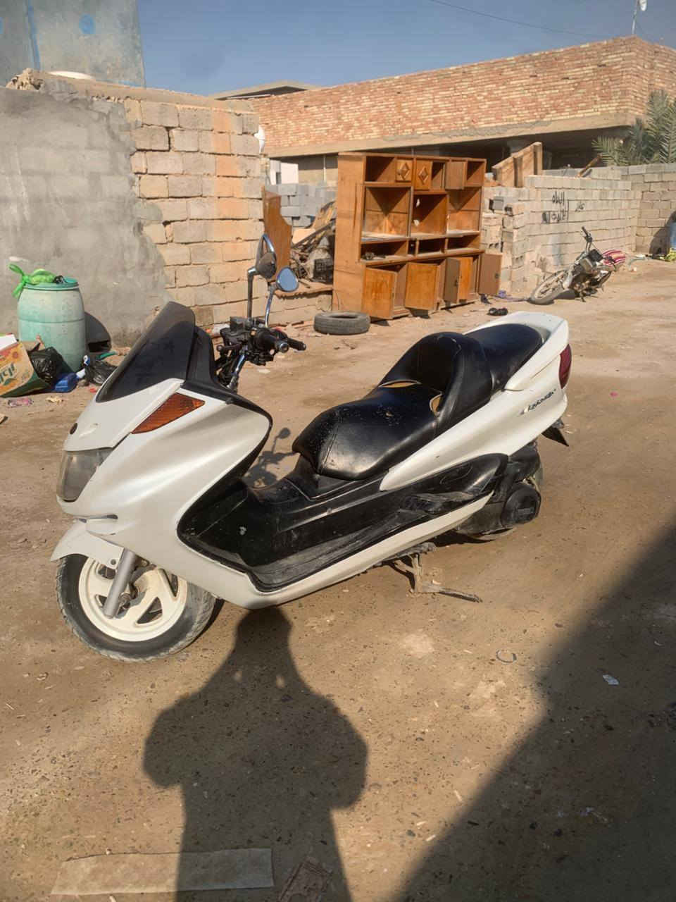 السلام عليكم شباب دراجه ماجسته دبل رون كهربائيات كلها شغاله مابيها نقص لو بكد الشعره باتري جديد نضافه كدام عينك اشاير لايتات عالي ناصي لايت بريك سكن كله شغال نضيفه الدراجه اوراقها كامله اصولي مو كلك نفس باقي الماجسته هاي كامله منفيس واوراق بس ترقم للبيع او مراوس السعر 750 وبيها مجال قليل حك جيتك المكان فلوجه قريه المختار للاستفسار خاص او اتصل او واتساب ***********
