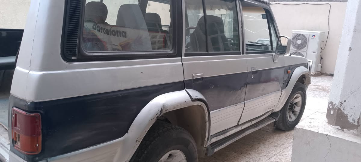 سلام عليكم كالوبر للبيع موديل 1993بغداد مشروع وطني. السياره حلوه نضيفه مرتبه مكيه و كير ففتي مكفولات تخم تأتر اربعه جاملغات مبطنه سعر 42و بيها مجال رقم الهاتف ***********مكان بغداد مدينه صدر حي طارق
