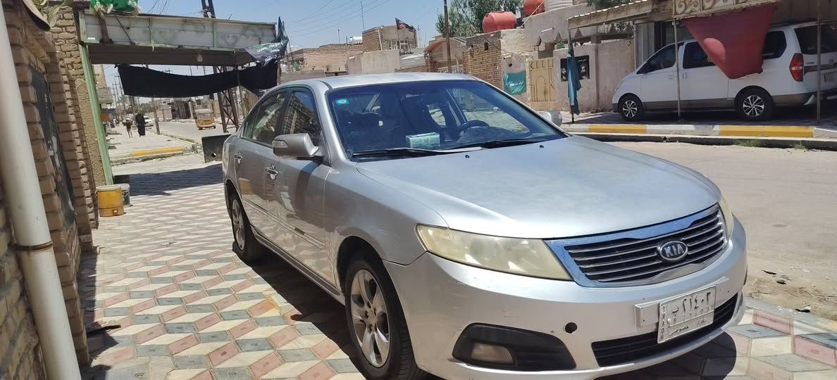 سياره اوبتما ٢٠٠٩
ضربته جاملغ وابنيد مبدل أصلي 

مكينه وكير مكفولات دفئه تربيد خير من الله 
حداديه قبل شهر شد كله جديد أمامي وخلفي  
بلكات +نوزلات+ فيت بم + مجاول كله جديد 
سياره نظيفه 
#بسمي مداور وين ما يعجبك  
رقم بغداد 
مكان ناصرية قلعة سكر
***********    السعر ١١٥ وبيه مجال

