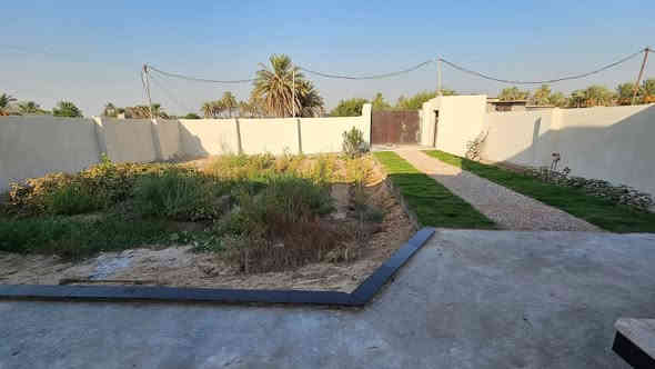 بيت للبيع في كربلاء💯 اناصاحب البيت مباشر 
✅️بيت للبيع مساحة 400 م
واقع حال 500 م واجهة 20 م 
تحت البناء 200 م بناء طابوق 

✅️متوفرة كافة الخدمات
تبليط، ماء، كهرباء، مدارس
طابو سند 25 إقرار محكمة 

✅️الموقع كربلاء - منطقة الجذار 
شارع نجف كربلاء عمود 1140
يبعد من مركز مدينة كربلاء 10 كم 

💰السعر 65 مليون  عقاري كربلاء 

📞 إتصل الآن:  ***********
***********
انا صاحب البيت مباشر علما يرهم مراوس
