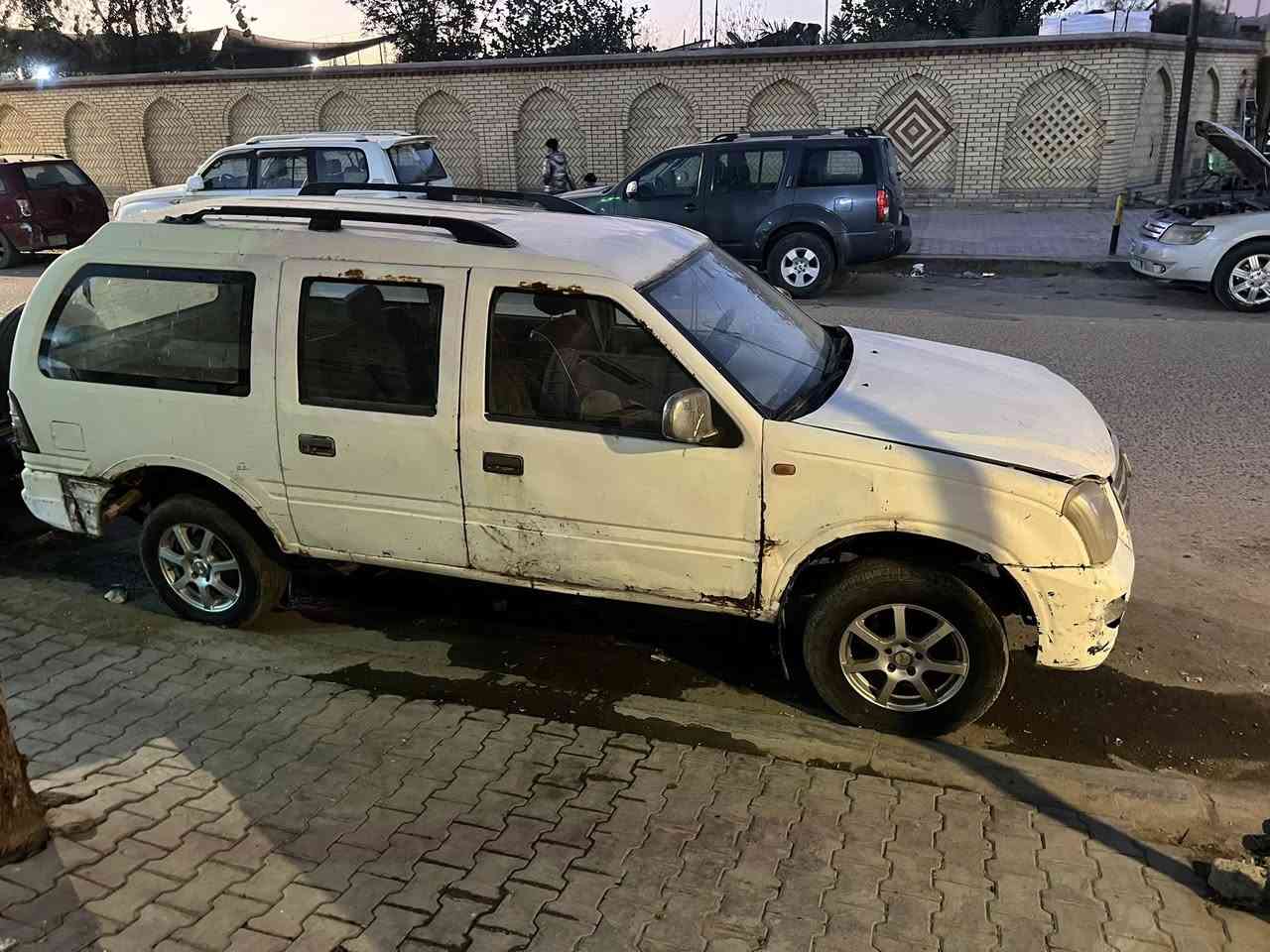 من رخصة الادمن
للبيع سياره جنبي الون ابيض رقم ذي قار صدامي مميز رقم متكرر راعيه الشرعي موجود موديل 2005
كير مكينه ونجي 4 اسلندر سياره نكره سلف وجاهزه 
العنوان البصره السعر 23 وبيه مجال الشراي يتصل ويدلل
والما يعجبه المنشور خلي يدعينه بالرزق ويعبره 
رقم الهاتف ***********
