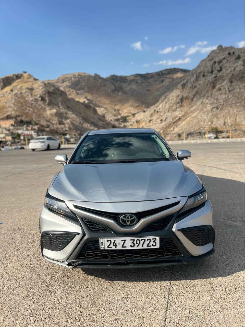 ***********
TOYOTA CAMRY 2023 SE
بي سبىوخ بي دعم 
كير مكينه شه رت
تحويل وكاله شه رت
رقم سنوي جديد
سعر فول فول مناسب
*********** اكر, نينوى
