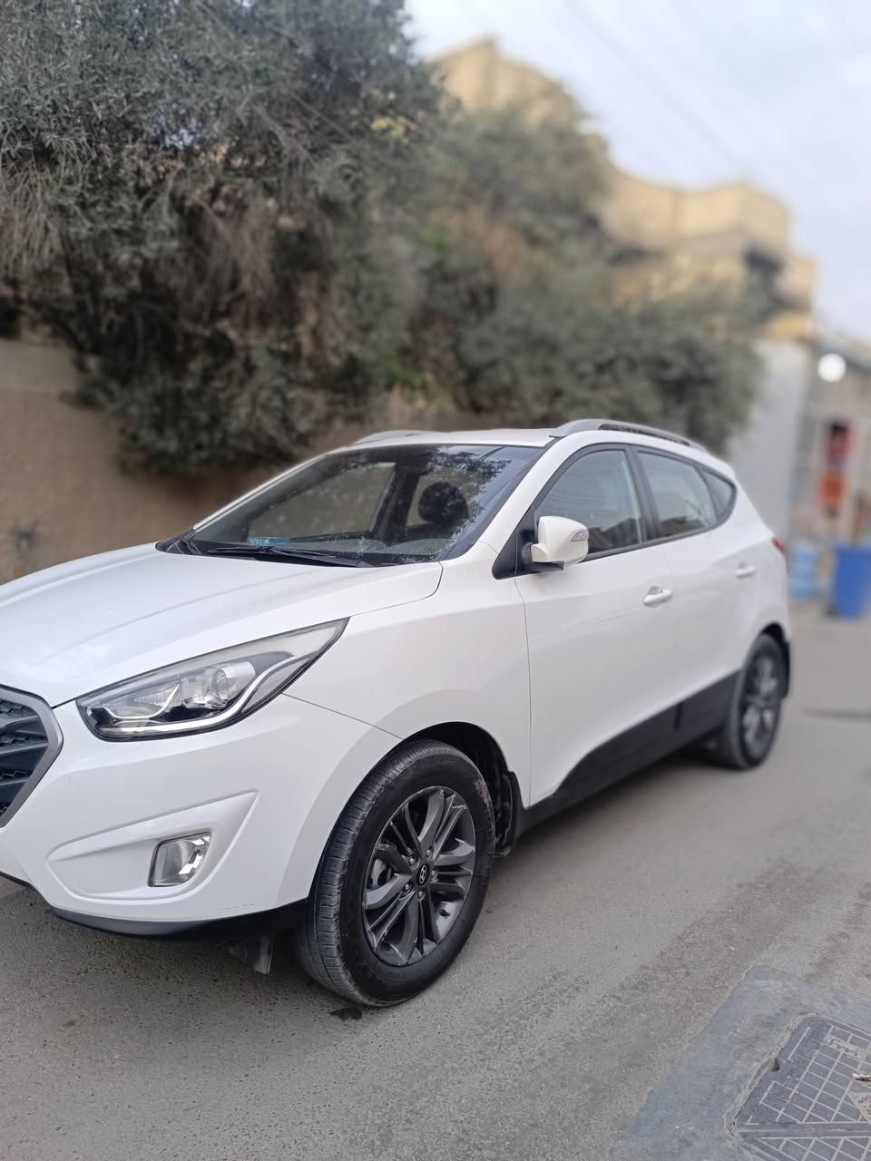 توسان ٢٠١٥
ماشية ٩٩ وقابلة للزيادة  رقم بغداد 
مواصفات التوسان معروفة ليد وشفط .....٥ ويل 
اكو شخط بالصفحة هلال مال املغ وشوية بالباب 
سيارة من بسماية للدوام 
محرك خير من الله مكفول كير ومحرك وبدي مكفول 
سعرها ١٥٥ وبيها مجال للشراي 
موجود بالامين وبسماية 
للاستفسار   ***********
