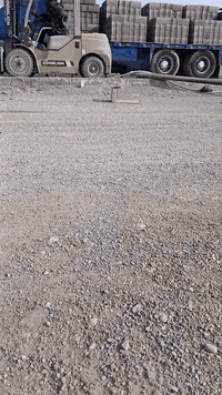 يوجد لدينه بلوك درجة اولى سعر الف مطروح بلمعمل 460الف كافة محافظة ديالى وبغداد الاتصال ب***********
