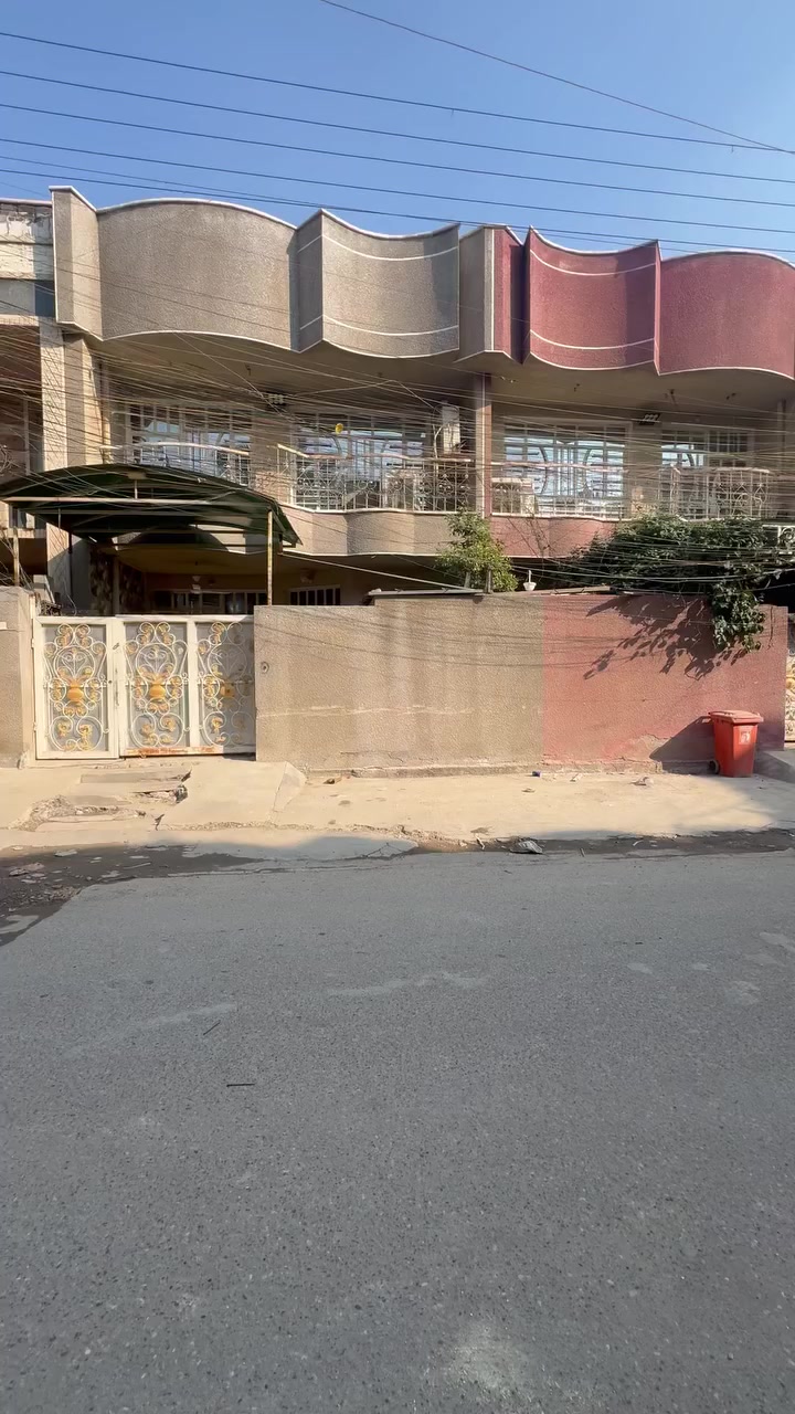 للبيع منزل مساحة ١٧٥ متر الوجهة ٧ والنزال ٢٥ 
يحتوي الطابق الارضي على غرفتين نوم 
واستقبال ومطبخ وصحيات وصالة 
الطابق الثاني غرفتين نوم وصاله وصحيات 

الشعب شارع الصحه
***********

للبيع منزل مساحة ١٦٣متر الوجهة٦ونص والنزال ٢٥ 
يحتوي الطابق الارضي على غرفتين نوم 
واستقبال ومطبخ وصحيات وصالة 
الطابق الثاني غرفتين نوم وصاله وصحيات 

الشعب شارع الصحه
***********

بناء 2014
قريب على شارع الصحه
