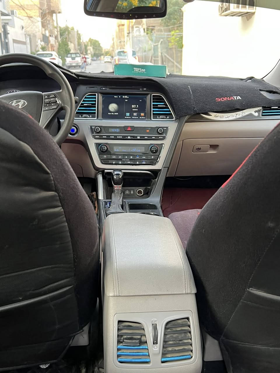 سوناتا 2015 لمتد Vip
فول مواصفات للاخير اعلى فئة 1/1
مكينة 2400  
مواصفات 
فتحه سقف 
بصمات تشغيل وابواب وصندوق 
ترحيب عند الاقتراب 
مري قلاب
لد امامي وخلفي 
حساسات وشاشه وكامره 
رادارات كامله
كشنات كهرباء جلد 
كشنات تدفئة وتبريد و خزن ميموري 
فول تحكم استرين 
انظمة قيادة 
ستائر خلفية
بيه اربع قطع صبغ بدون داخل
معوزه ترتيبات
السعر 110مكاني النجف
***********
