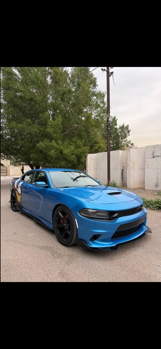 السلام عليكم للبيع جارجر 6400
 سكات باك سوبر تراك باك٢٠١٨
ماشيه ٥٣ الف 
حادثه جداً بسيط بدون لغد بدون شاصي بدون ايرباك بنيد فقط مبدل ومصبوغ وشبر بالجاملغ الايسر الخلفي كلير مو اكثر من شبر 
تراي زيرو سياره جاهزه صدر تايرات دسكات 
مواصفات السياره 
شاشه كبيره كار بلي
تشغيل عن بعد
شفتات ستيرن
كشنات كنتاره وجلد 
كشنات كهرباء 
كشنات الاماميه تدفئه تبريد
الكشنات الخلفيه تدفئه
خزن ميموري
كامره دواره 
حساس خلفي 
رادار جانبي
مري قلاب 
نقطه عمياء
مري تدفئه 
ستيرن تدفئه
الاظافات الي ع السياره
بيه دركه فور جت الياف طبيعي
بيهه ويل نجمه خسفه قويه اصلي 
تايرات خلفيه ٣١٥ امامي ٢٧٥
لد تكساس 
كت لحايه لامع
بيهه اويل برثر 
شوته K&n
اويل كاج كان
ستريس بار اصلي 
بيهه برمجه مصطفى ايگل 
كت اوف وطلقات وببكورن
سياره كلش قويهه 
فول نعومه 
السعر بيه مجال للطيبين الماعنده ياخذه بلاش
مكاني بغداد حي توس افاق عربيه


**إذا كنت صاحب هذا الإعلان وتريد حذفه لأي سبب، رجاءا أرسل رسالة إلى الدعم الفني**