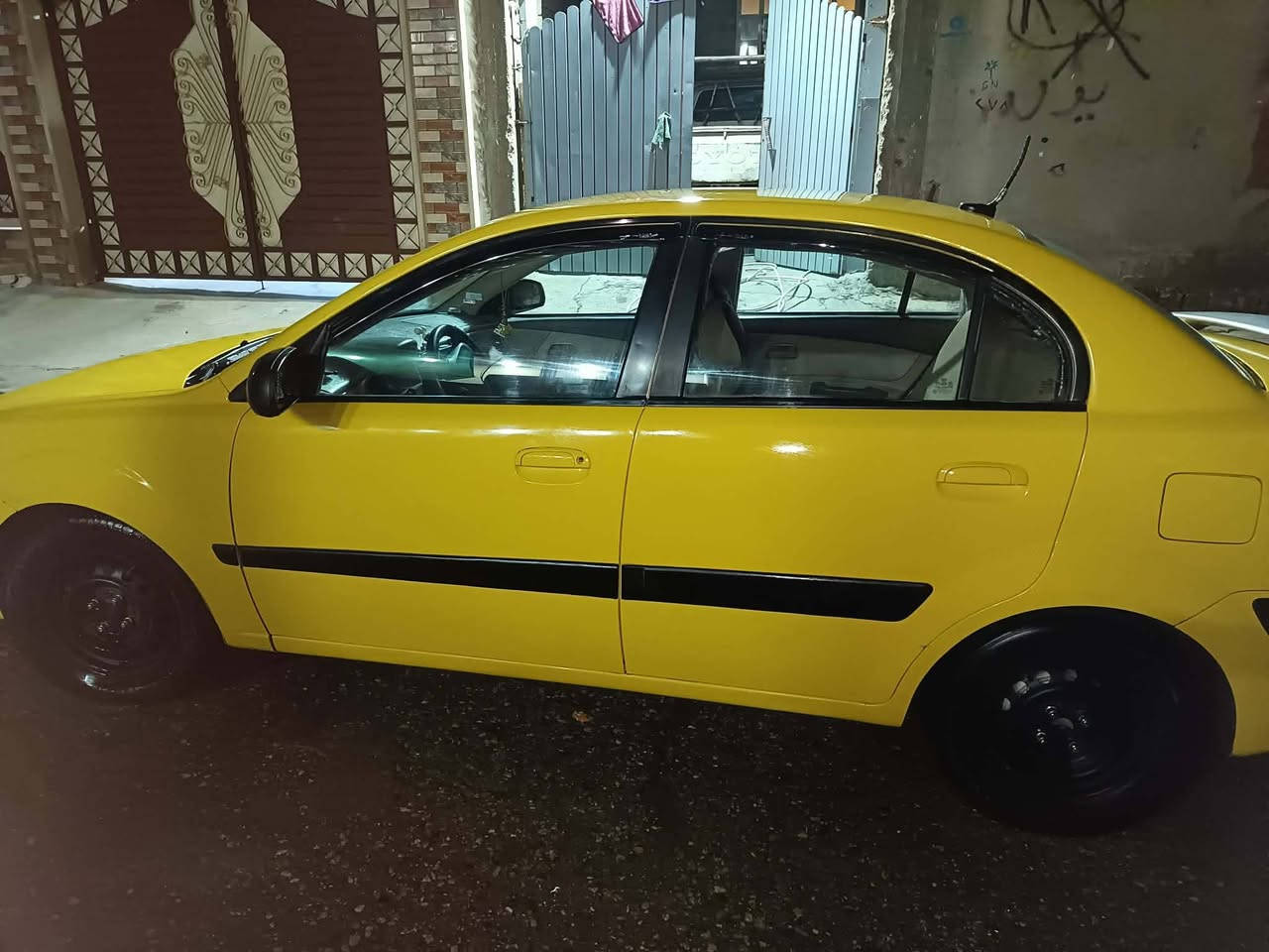 السلام عليكم 
كيا ريو  امريكي موديل 2010 رقم ديالى اني الشرعي مالها كابون بانزين بيها سنويتها لي 2027 منضومة غاز بيها 
السيارة بيها اتلث قطع تبديل اصلي 
السعر 80 وبيها مجال
مكلف بل نشر الاتصال ع ارقام

الرقم ***********
***********
