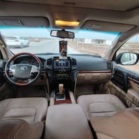 لاندكروزر ٢٠١٤ • ماشيه ١٦٠٠٠٠ • مكينة V6