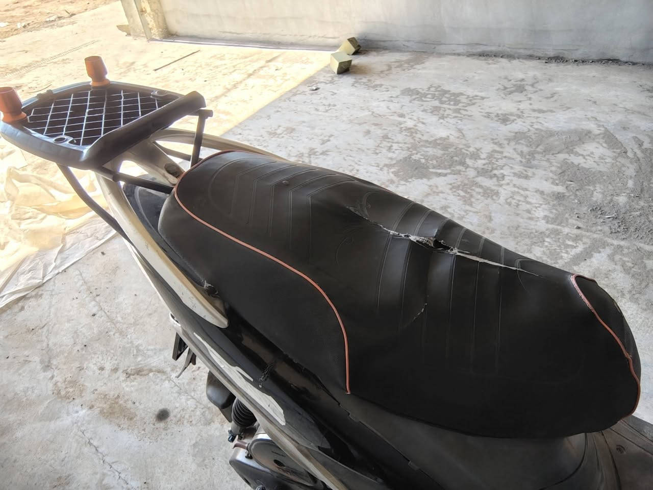 السلام عليكم ماكس منغولي 49 الدراجه نضيفه مثل ما بل صوره الدراجه كلشي شغال بيه سعر 550 مكاني صقلاويه هاذا رقمي***********
