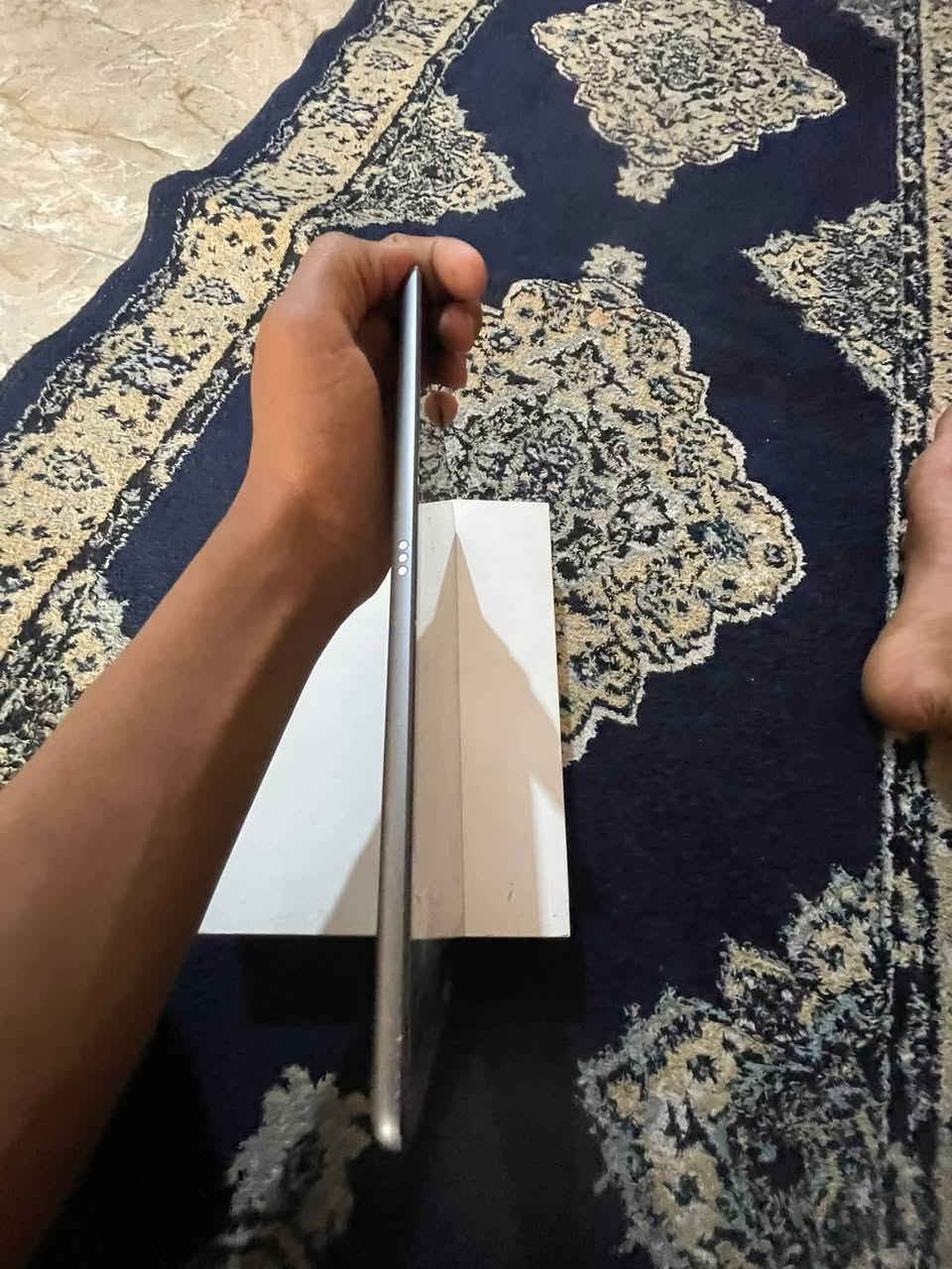 ايباد ٩ للبيع جديد فقط كسر بل البلازما
‏وياه كارتونه مالته السعر ￼200 ألف ولي مجال حك الجيه المكان الحريه


**إذا كنت صاحب هذا الإعلان وتريد حذفه لأي سبب، رجاءا أرسل رسالة إلى الدعم الفني**