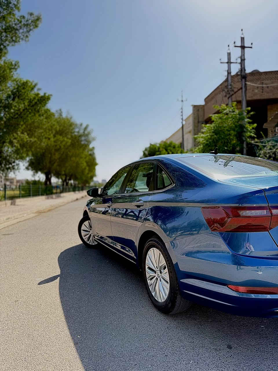 Volkswagen jetta 2020 S
السلام عليكم ٫ للبيع فقط

السيارة مواصفات الs معروفة : 

-- المصابيح الاماميه والخلفية led و auto 
-- شاشة وكامرة خلفية والشاشة تدعم نظام apple carplay و android auto و mirror link
-- نظام atuo start stop engine 
-- مودات قيادة eco , normal , sport 
-- مداخل type c عدد 2 
-- نظام تثبيت السرعة 
-- نظام الاوامر الصوتية 
-- ناقل حركة أوتوماتيكي من 8 سرعات 
-- نوافذ امامية وخلفية auto

السيارة كلش نظيفة وعليها ادامة كاملة من فلاتر و زيوت حتى دهن الكير مبدل بزيت موتل اصلي لمن جانت السيارة ماشية 58 الف كيلو وحاليا ماشية 86 الف كيلو وعليها فيول بم جديد اصلي وكالة و القديم موجود وشغال وميكانيها ما مفتوح بي برغي كله على وضع الشركة  وعليها تخم دسكات سيراميك والسيارة بس محسن اديرلها واخلي دهن رافينول ألماني اصلي .

-- الحادث :
السيارة وارد كندي حادثها جهة السايق 3قطع  بيبان وجاملغ خلفي البيبان مبدلات نفس اللون وصبغ نص الجاملغ الخلفي وحادثها بدون ايرباك  بدون دواخل وبيها طخه بسيطه بالدوسة جهة اليمين او السكن  بجمها وظهرها كبس وحتى الدعاميات بدون صبغ ٫

السعر 147$ وبيها مجال ٫
مكاني : بغداد - حي الجهاد 
للاستفسار اكثر رقمي :***********
