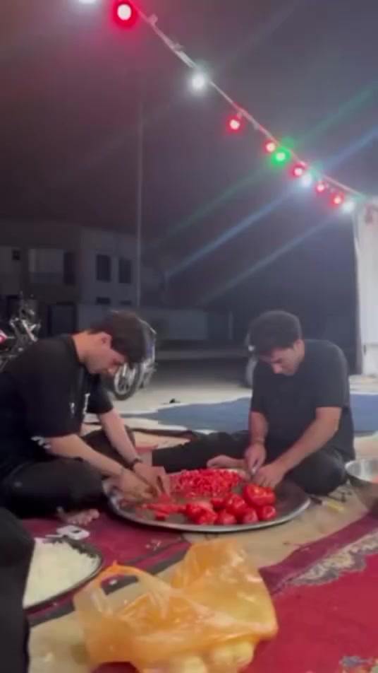 موكب الساقي الخدمي
سايدين الجربوعية الاولى 
مقابل المجمع السكني الجديد 
الخدمه من ١٧ محرم إلى ٢٥ محرم 

وجبة الإفطار فقط ريوگ 
 الساعة 5:00 صباحآ


**إذا كنت صاحب هذا الإعلان وتريد حذفه لأي سبب، رجاءا أرسل رسالة إلى الدعم الفني**