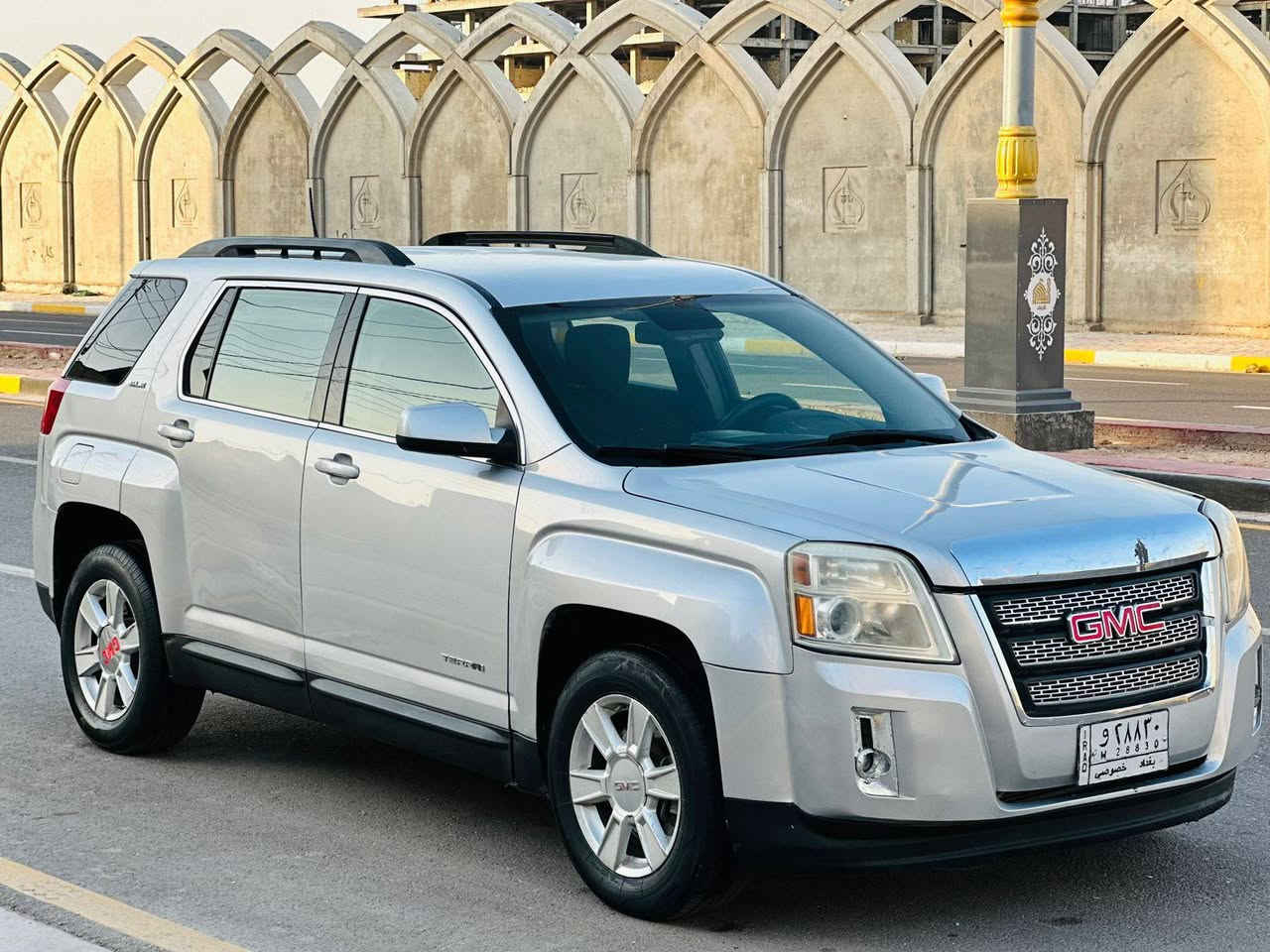 سلام عليكم جمسي تيران موديل 2013 السعر 90وبي مجال بيه 3 قطع صبغ بدون اي ضرر موصفات مكينه 2400 شاشه كامره خلفيه تحكم ستيرن جهتين حساسات ايكو اقتصاد وباقي موصفات معروفه تخم تاير جديد مكينه وكير حداديه جاهزه تبريد ثلج للستفسار ***********
