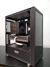 رايزن 7 5700X • RX 9060XT ١٦GB • ٣٢ جيجا رام