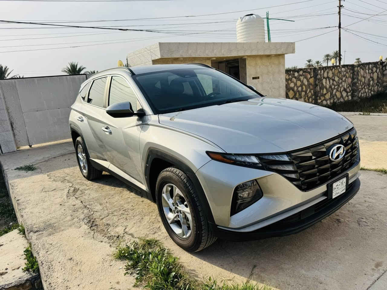 السلام عليكم للبيع توسان امريكي 2024حادثها بس بنيد معدل نفسه مكفوله من التبديل والصبغ بس البنيد ومعدل نفسه الباقي مكفول بدون ايرباك  محرك 2500 موصفات بصمه تشغيل عن بعد دخول ذكي جنطه كهرباء مانع انزلاق وضعيات قياده كامره خلفيه دخول جديد بسمي تترقم جميع المحافظات السعر183 $ وبيه مجال بسيط للاستفسار الاتصال بالرقم *********** مكان السياره بابل قرب سيطره الاثار
