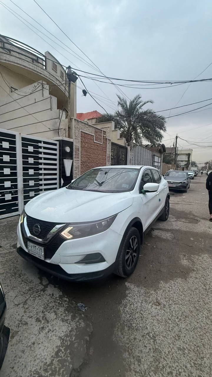 السلام عليكم.
نيسان روج 2020 سبورت.  رقم بغداد 
محرك 2000 
رادار 360 
3 انضمه قياده 
حساسات خلفيه+تحكمات ستيرن+تثبيت سرعه+النقطه العمياء+كامرا  +  لايت زينون 
ماشيه 100  

حادثهه فقط. البنيد مصبوغ  .  +بارد بسيط 
مكان السياره. واسط الزبيديه. 
***********
