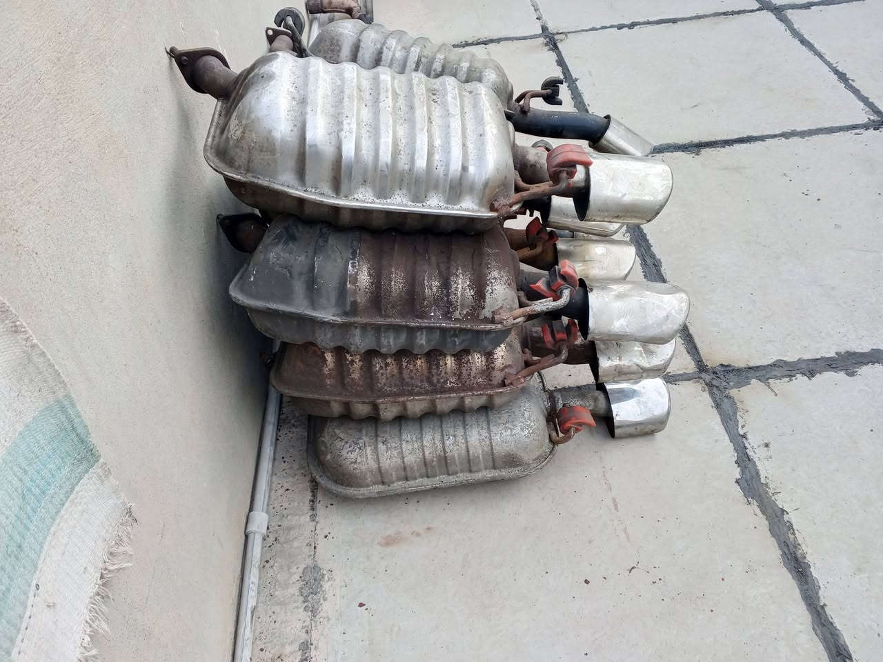 صالنصة مع هزاز هواندي ازيرا بلادي كصة حاوية توصيل كافة محافظات ***********
